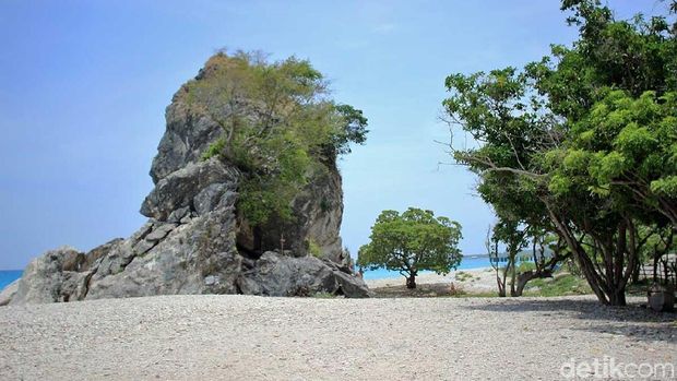 Pantai Kolbano di NTT