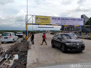 Exit Tol Fungsional Karanglo Ramai Kendaraan Menuju Malang-Batu
