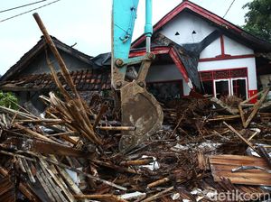 CT Arsa Foundation Buka Donasi untuk Korban Tsunami Selat Sunda