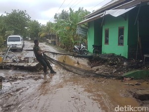 Tsunami Anyer dan yang Traveler Mesti Tahu Sejauh Ini