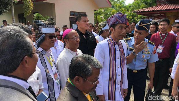 Jokowi di Tana Toraja / 