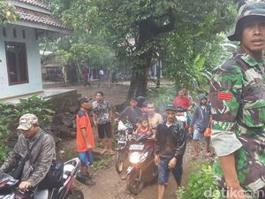 Raungan Sirene Berhenti, Warga Carita Tetap Diimbau di Dataran Tinggi
