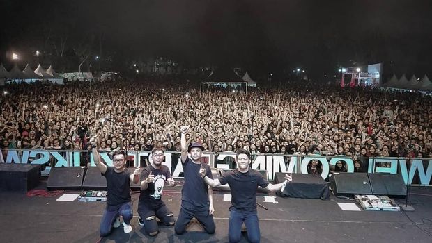 PLN, Seventeen, & Suka yang Berubah Jadi Duka Akibat Tsunami