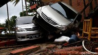 Tinggi gelombang air laut disebut mencapai 3 meter. Foto: Grandyos Zafna