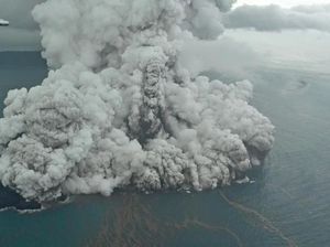 Terkendala Cuaca, Tim PVMBG Belum Dekati Gunung Anak Krakatau