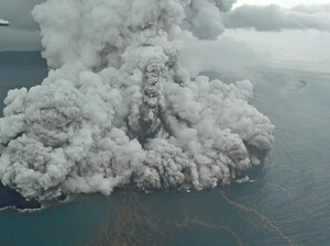 BNPB: Gunung Anak Krakatau Tambah Tinggi 4-6 Meter Per Tahun