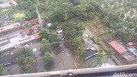 Rumah-rumah warga di sepanjang jalan rusak parah (Foto: Ibnu Hariyanto/detikcom)