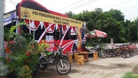Dari Polsek Rungkut ini juga tak mau kalah tampil dengan beragam ornamen unik sehingga enak dilihat mata dan menjauhkan dari kesan pospol yang seram.