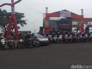 Anak Motor Surabaya Belajar Aman Berkendara