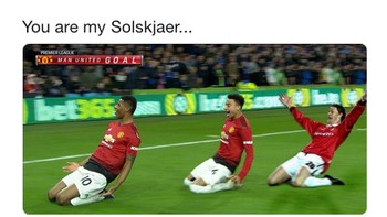 Gambar olahan yang memunculkan Solskjaer, semasa bermain, ikut merayakan gol. (Foto: Internet/Twitter)