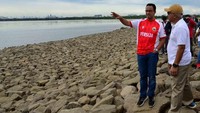 Anies juga meninjau lokasi sekitar pulau Reklamasi yang nantinya akan dibuka dan bisa dimanfaatkan untuk masyarakat secara gratis ini. Foto: dok. Pemprov DKI