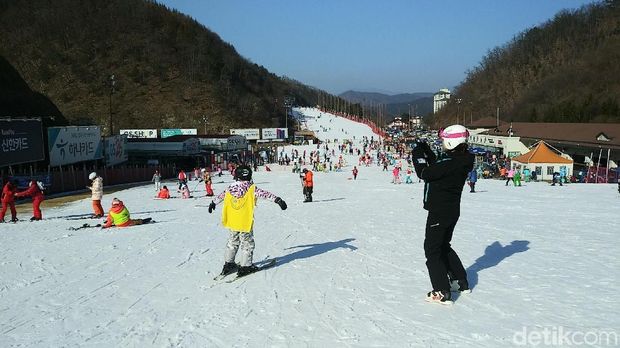 Hari Ketiga, d'Traveler Seru-seruan Main Ski di Korea Selatan