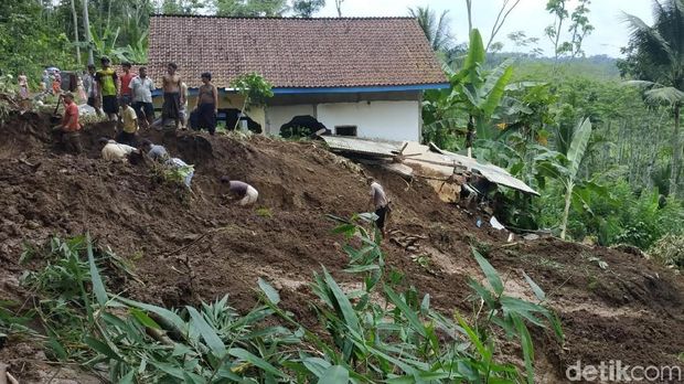 Bencana Terjang 13 Desa di Jember, Satu Orang Dilaporkan Meninggal