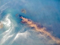 Melongok Wajah Anak Krakatau dari Antariksa