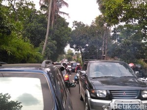 Jalur Garut Padat, Polisi Berlakukan Sistem Buka-Tutup
