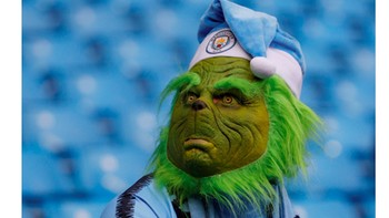 Kekalahan atas Palace yang terjadi tepat sebelum Natal diyakini bikin fans City jadi geregetan. Mungkin sampai jadi seperti Grinch yang tak suka dengan Natal. (Foto: Internet/Twitter)