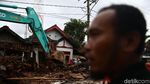 Alat Berat Diturunkan di Lokasi Terdampak Tsunami Anyer