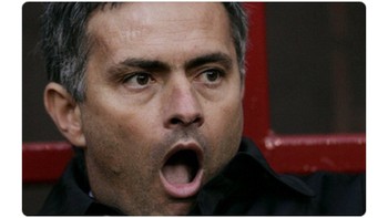 Meme ini membawa-bawa Mourinho dalam kemenangan besar MU di laga pertama bersama Solskjaer. (Foto: Internet/Twitter)