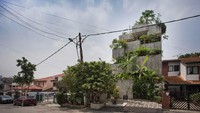 Rumah ini bernama planter box house yang memiliki 3 lantai dan berlokasi di Kuala Lumpur. Foto: dezeen.com