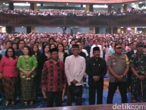 Saat Gubernur, Kapolda, dan Pangdam Tinjau Misa Natal di Surabaya