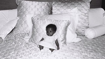 Posisi pertama di kategori Single Image diraih oleh Beth Caron dari Amerika Serikat berkat karyanya bertajuk Temporary Mother. Foto: LensCulture