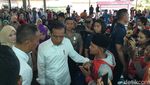Potret Jokowi di Bibir Pantai Selat Sunda Pasca Terjangan Tsunami