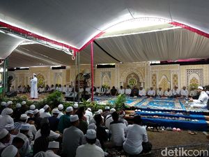 Ribuan Santri dan Ulama Probolinggo Doa Bersama Korban Tsunami Anyer