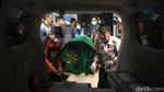 Haru, Saat Keluarga Jemput Korban Meninggal Tsunami Anyer