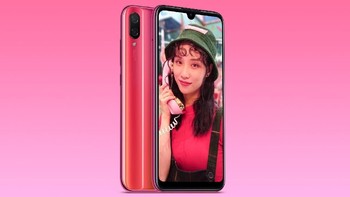 Ponsel ini hadir dengan notch seperti tetesan air. Foto: Sohu