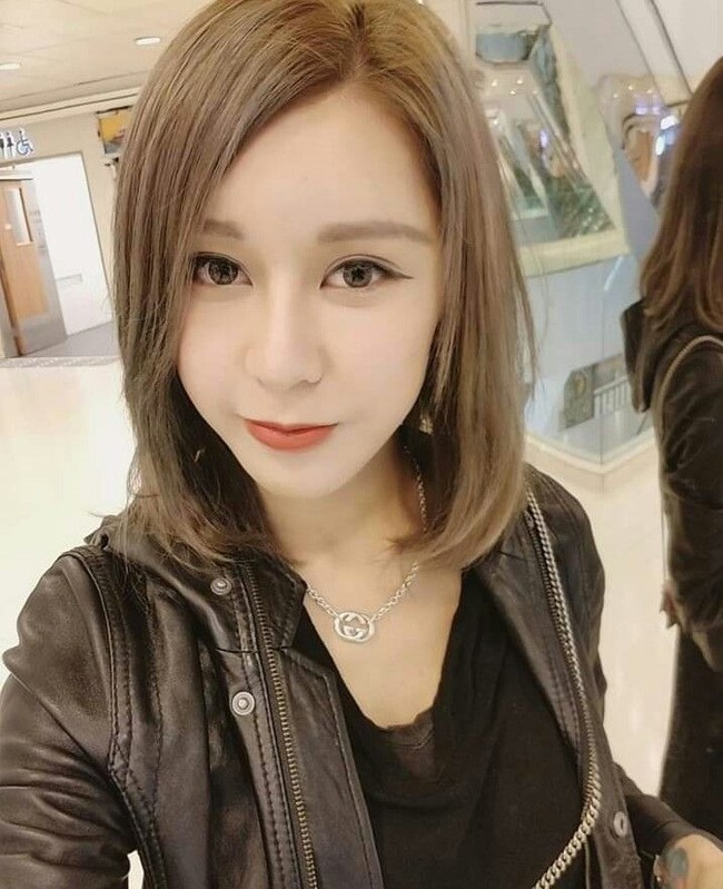 Berry telah melakukan operasi plastik di dahi, pipi, hidung dagu bahkan payudara, setelah diejek dada kecil oleh kekasihnya kala itu. Foto: Dok. Instagram