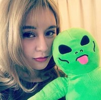 Wanita yang telah putus dari pria yang mengkritiknya itu akhirnya tersadar bahwa obsesinya berlebihan dan hubungannya penuh racun. Berry pun menyesal telah mengubah penampilannya terlalu jauh. Foto: Dok. Instagram