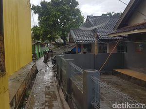 Takut Tsunami Susulan, Warga Carita Belum Berani Balik ke Rumah