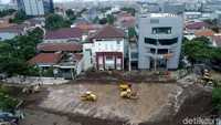 Proses pengaspalan Jalan Gubeng pun dirancanakan akan dilakukan pada Rabu (26/12/2018) mendatang.