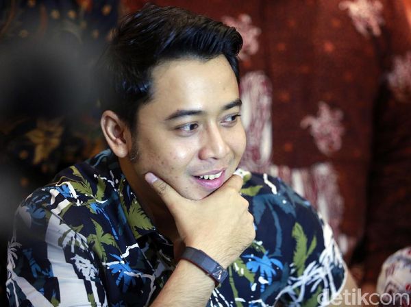 Klaim Dirinya Menang, Kriss Hatta Pasang Senyum Lega