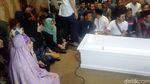 Duka dan Tangis di Rumah Duka Herman Seventeen