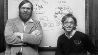 Perusahaan IT raksasa Microsoft yang didirikan oleh Bill Gates dan Paul Allen pun memulainya dari garasi. Sekarang MIcrosoft bernilai lebih dari US$ 400 miliar. (scoopwhoop.com/Razsl).