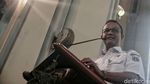 Berbaju Dinas, Anies Baswedan Kunjungi Gereja Katedral