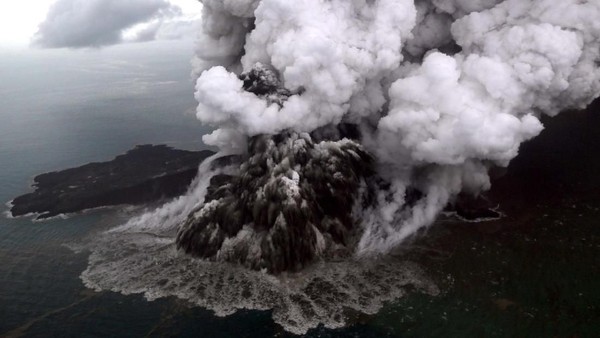 Naik Level Siaga, Begini Kondisi Gunung Anak Krakatau