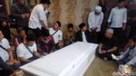 Duka dan Tangis di Rumah Duka Herman Seventeen