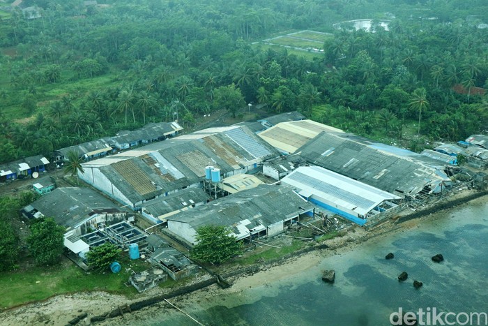 Melihat dari Udara Rumah yang Porakporanda Disapu Tsunami