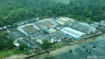 Melihat dari Udara Rumah yang Porak-poranda Disapu Tsunami