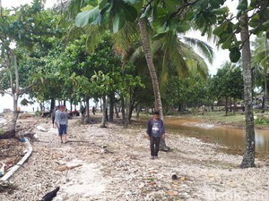 Pantauan Udara Pantai Tanjung Lesung Usai Disapu Tsunami