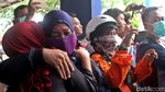 Haru, Saat Keluarga Jemput Korban Meninggal Tsunami Anyer