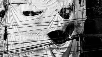 Di posisi kedua kategor Series ditempat Alexandre de Mortemart dari Inggris yang memperlihatkan kehidupan di Kalkuta, India. Foto: LensCulture