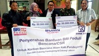 Minggu (23/12), Kantor Cabang Pandeglang dan Labuan menyerahkan bantuan CSR dengan total Rp 100 Juta kepada Bupati Pandeglang Irna Narulita. Foto: dok. BRI