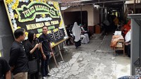 Suasana di rumah duka Bani Seventeen di kampung Gamping Tengah, Sleman pada Senin (24/12).