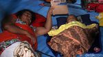Melihat Kondisi Anak-anak Korban Tsunami di Pengungsian