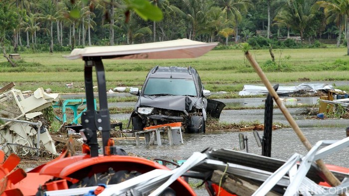 Mobil Terendam Tsunami, Ini Estimasi Biaya Bersihkan Interiornya