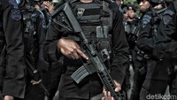 Pengamanan yang ketat dan maksimal akan dilakukan oleh para personel gabungan dari Kepolisian Republik Indonesia, TNI, Gegana, Satpol PP dan juga Dinas Perhubungan.