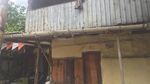 Potret Rumah Berdinding Seng Alamat Pemilik Porsche Cayman